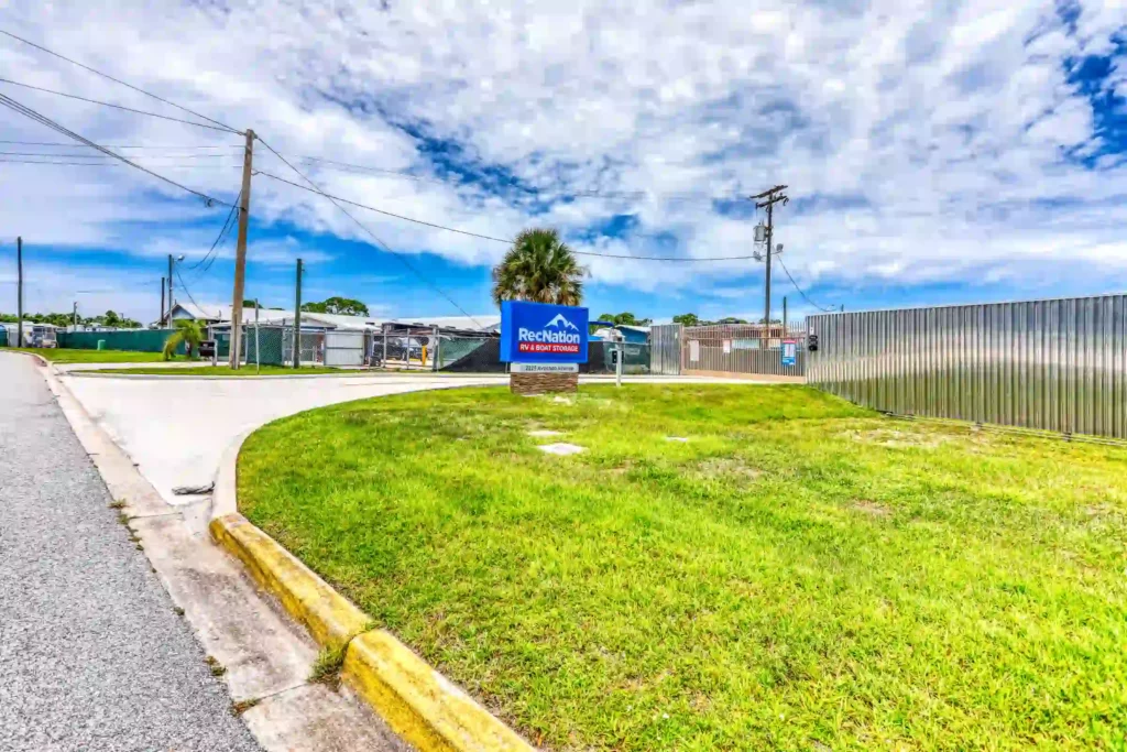 2L3A0120_24 Mechanic Workshop For Rent Titusville, Brevard, Florida