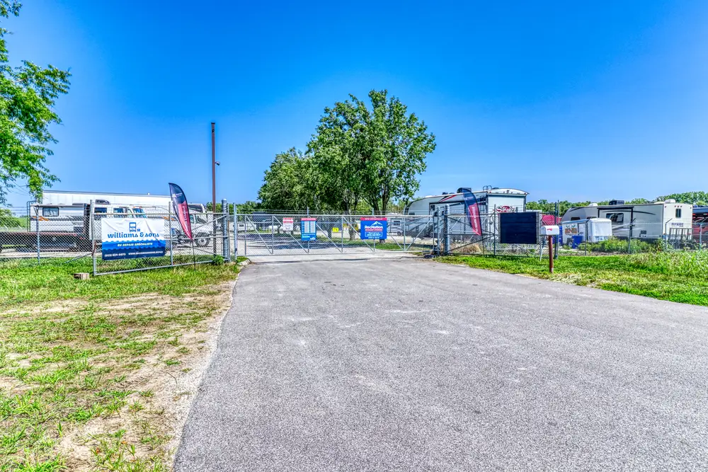 Warehouse for rent Leawood, Johnson, Kansas