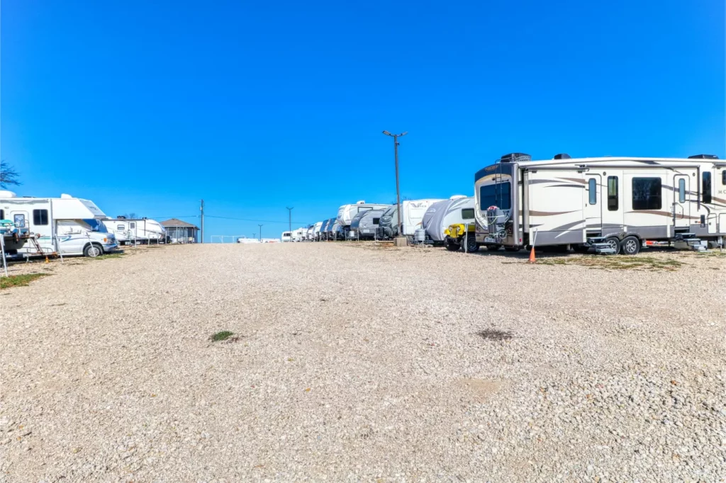 Truck Parking Quinlan, Texas