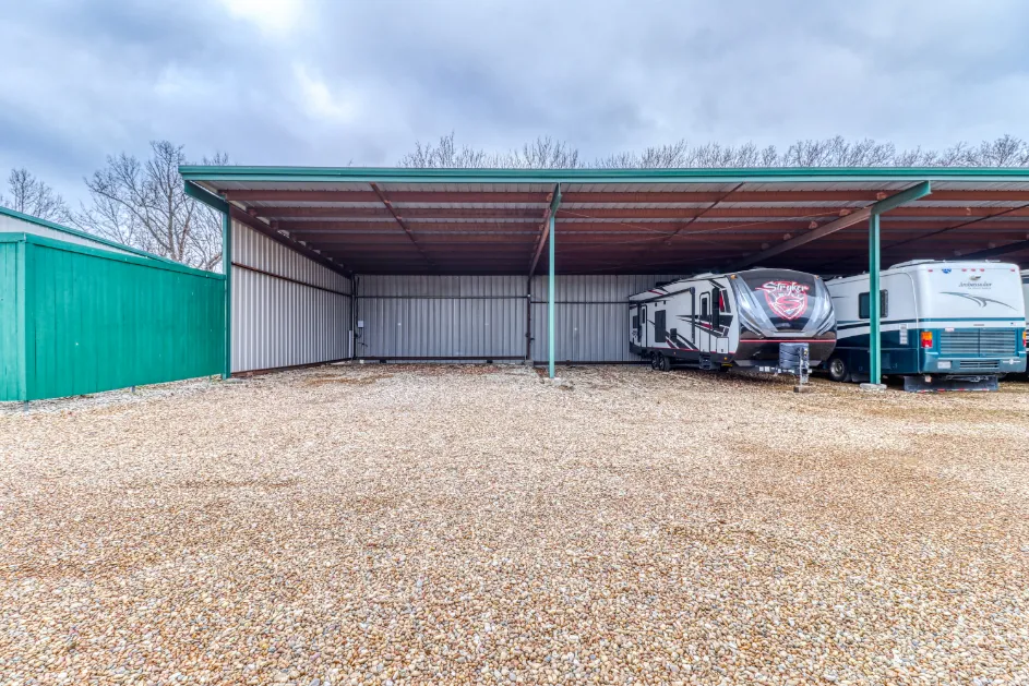 Truck Parking Celeste, Texas